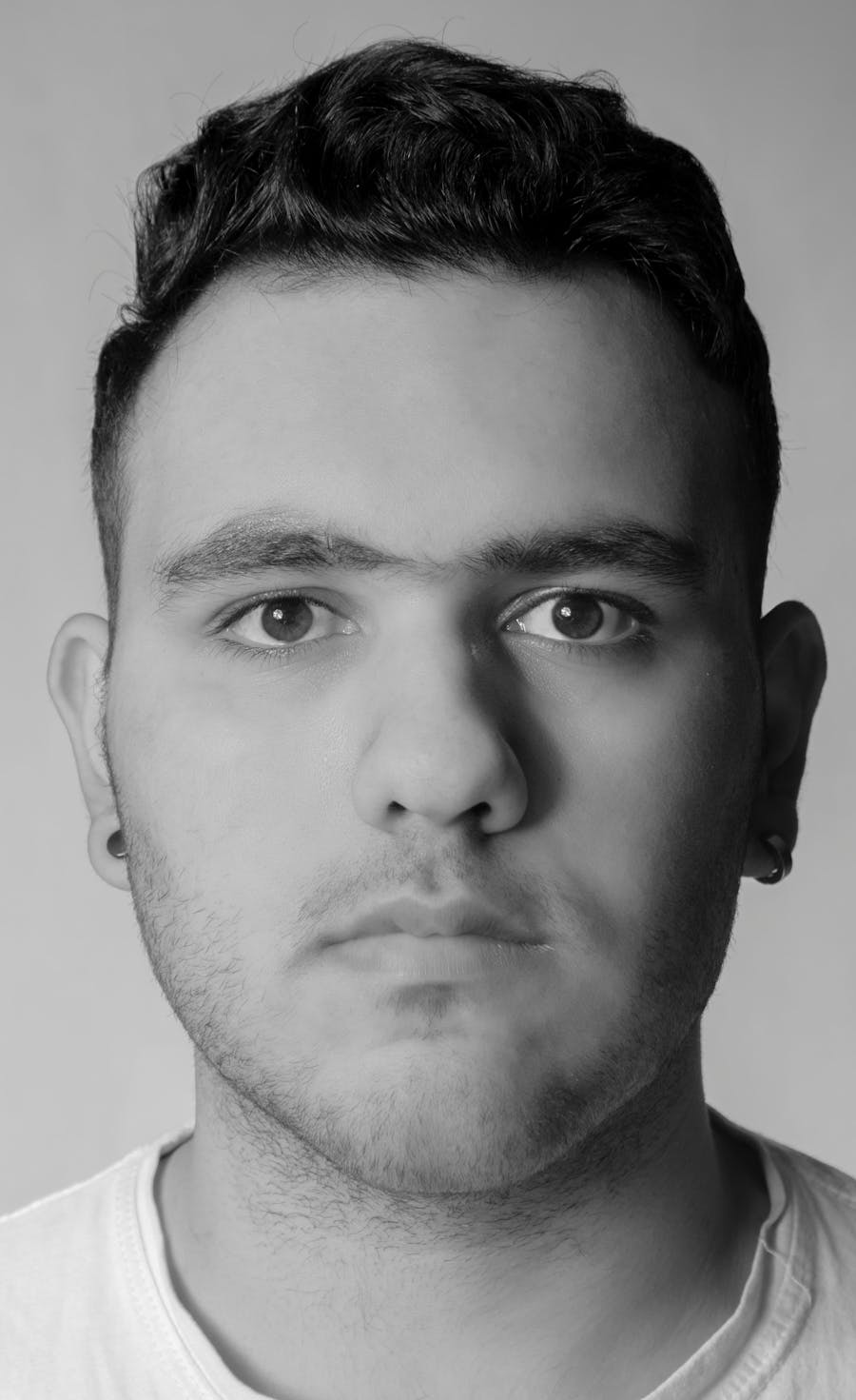 Sample portrait of a young man in black and white
